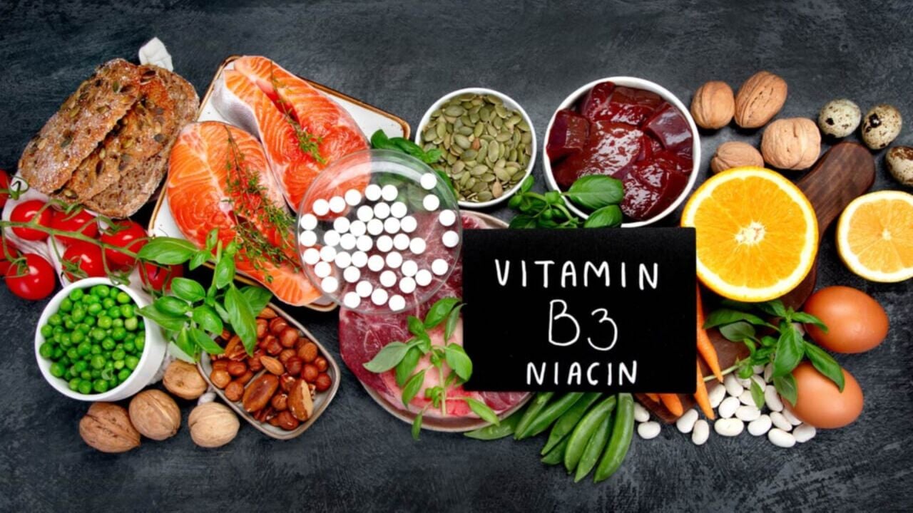 B3 Vitamini (Niasin) Nedir? Faydaları, Eksiklik Belirtileri ve İçeren Besinler