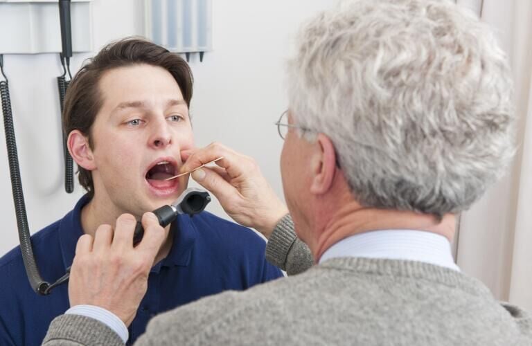 Boğaz Ağrısı Belirtileri Nelerdir?