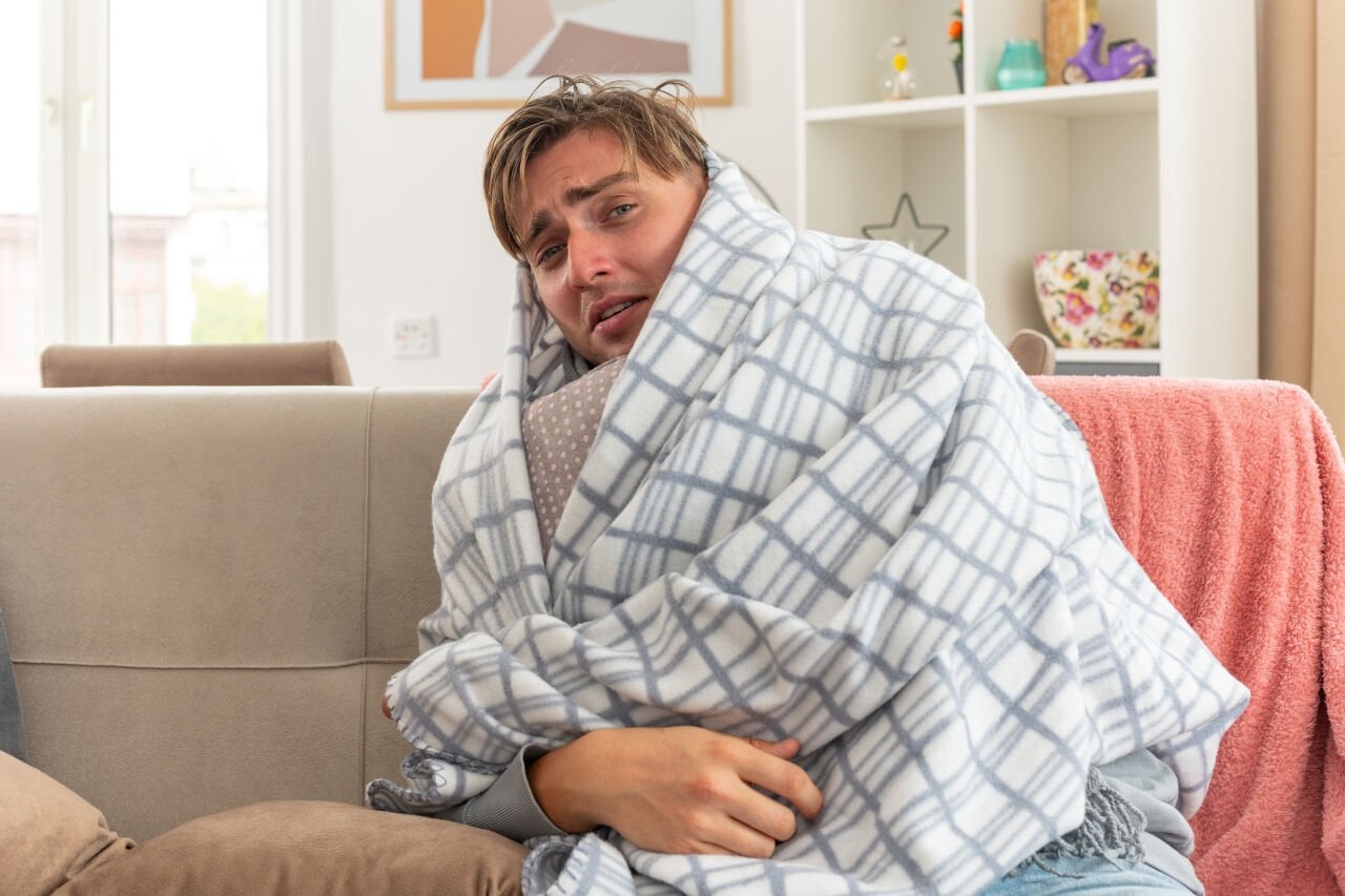 Mide Üşütmesi: Belirtileri ve Tedavisi (Ne İyi Gelir?)