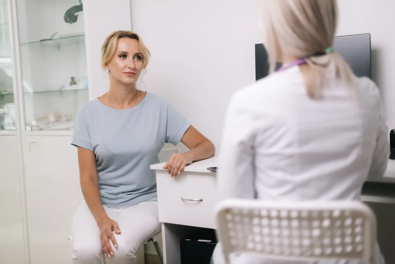 Menopoz Testi Nasıl Yapılır? Evde Test, FSH, AMH ve Kan Tahlili Değerleri