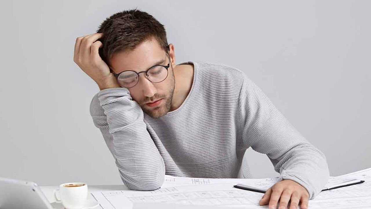 Yorgunluk Neden Olur? Belirtileri ve Tedavisi